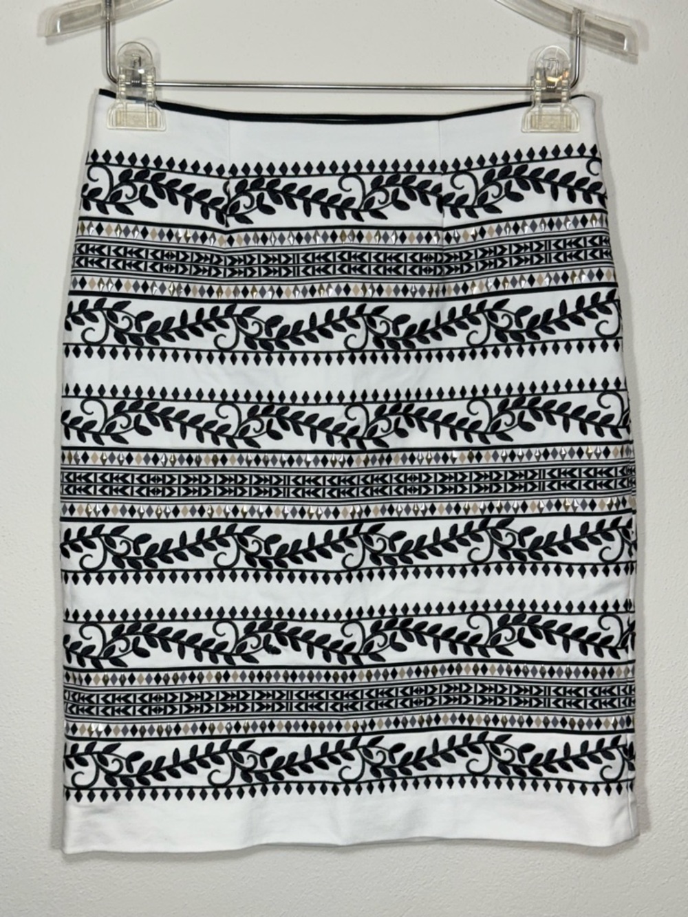 White House Black Market Embroidered Diamond Studded Black & White Pencil Skirt